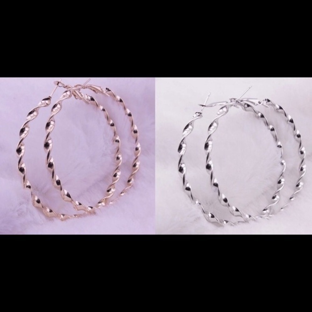 EARRINGS‎